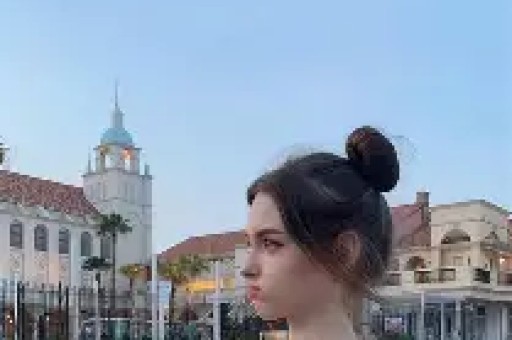 流言板]火箭社媒发布谢泼德和泰特拍摄定妆照的花絮视频